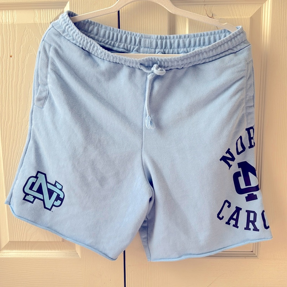 𝓜𝓲𝓽𝓬𝓱𝓮𝓵𝓵 & 𝓝𝓮𝓼𝓼 - UNC Tar Heels Shorts
